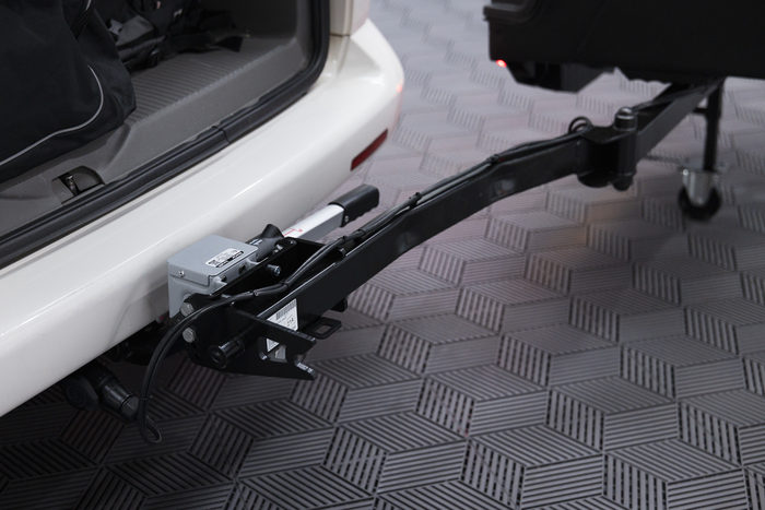 Tažný box Camper Alpha černý (krátký) - nosič na tažné zařízení