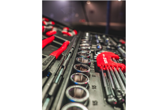 Sada nářadí YATO YT-38901 1/2" 1/4" 122 dílů.