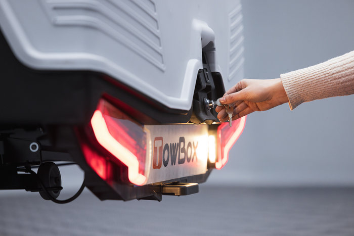 Tažné zařízení Alpha classic grey - box na zavazadla montovaný na tažné zařízení