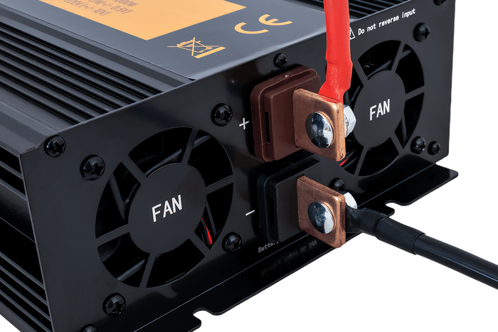 Měnič napětí 24V/230V (2000/4000W) KAMAR E1931