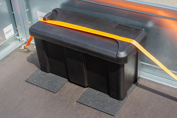 Protiskluzová podložka 300x200x8 mm