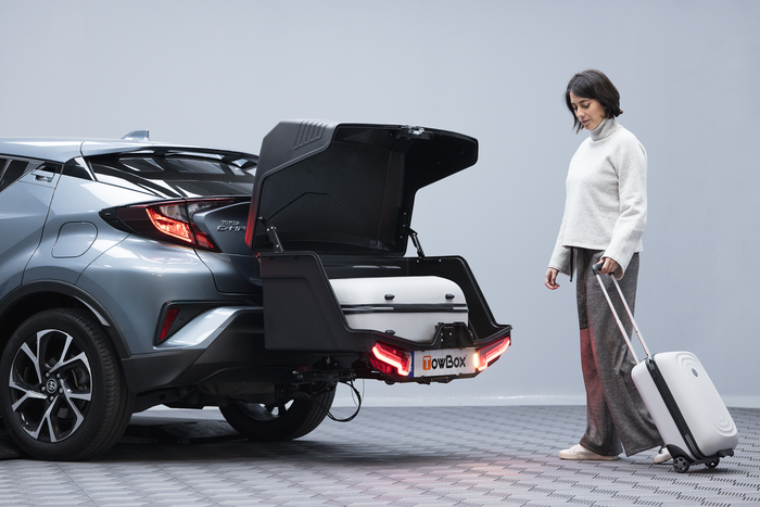 Tažné zařízení Alpha urban black - box na zavazadla montovaný na tažné zařízení