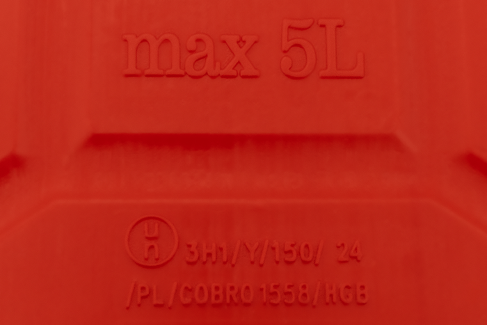 5l plastový kanystr HERMON s trychtýřem, červený