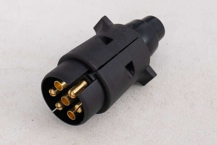 7PINOVÁ ZÁSUVKA UNITRAILER pro zásuvku tažného zařízení