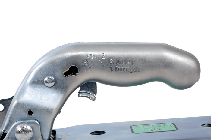 Kulové tažné zařízení KNOTT KQ14-C pro přívěs o hmotnosti 1400 kg se čtvercovou ojí o průměru 70 mm