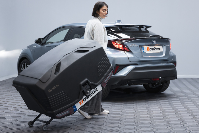 Tažné zařízení Alpha urban black - box na zavazadla montovaný na tažné zařízení