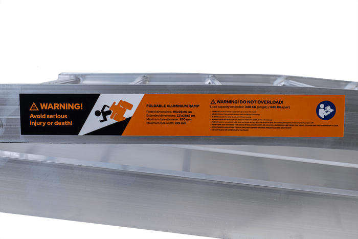 Skládací hliníková rampa UNITRAILER ALR002 pro přívěs 221 cm 340 kg s popruhem