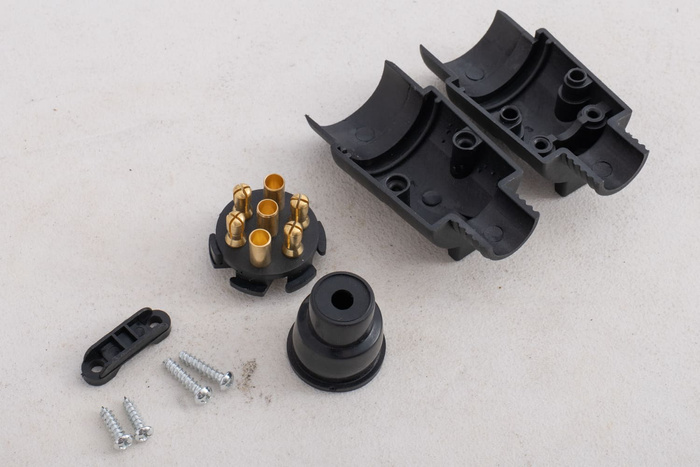 7PINOVÁ ZÁSUVKA KAMAR pro zásuvku tažného zařízení