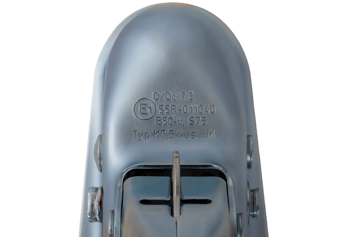 Kulové tažné zařízení KNOTT K7.5-M pro přívěs o hmotnosti 750 kg s čtvercovou ojí o průměru 70 mm