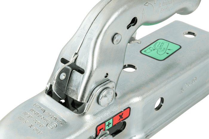 Kulové tažné zařízení KNOTT KQ14-B pro přívěs o hmotnosti 1400 kg s čtvercovou ojí 60 mm