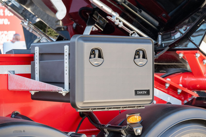 DAKEN 81104 JUST box na nářadí 600x415x460mm 70l