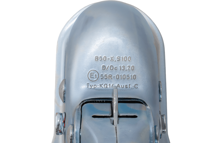 Kulové tažné zařízení KNOTT KQ14-C pro přívěs o hmotnosti 1400 kg se čtvercovou ojí o průměru 70 mm