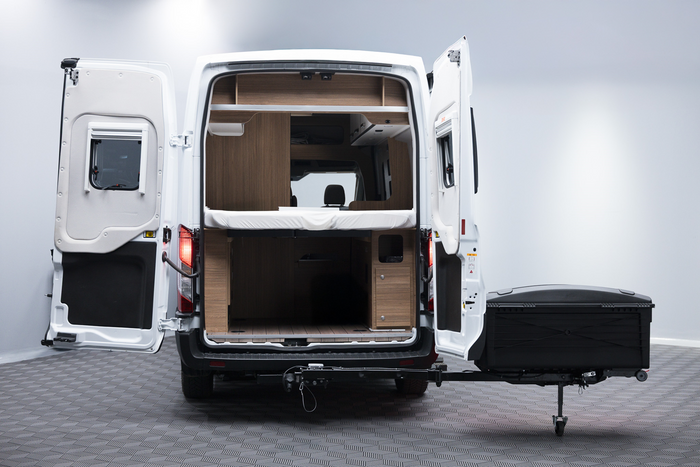 Tažné zařízení Camper Alpha černé LED (dlouhé) - box na zavazadla montovaný na tažné zařízení