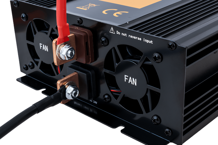 Měnič napětí 24V/230V (2000/4000W) KAMAR E1931