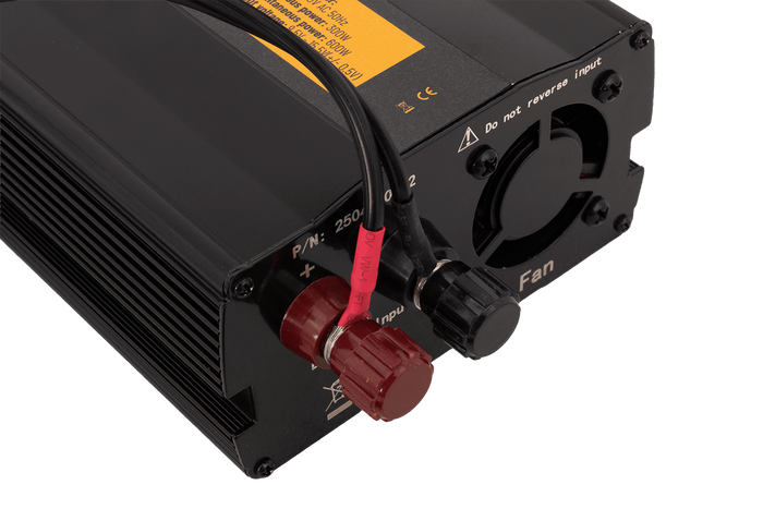 Měnič napětí 12V/230V (300/600W) KAMAR E1922