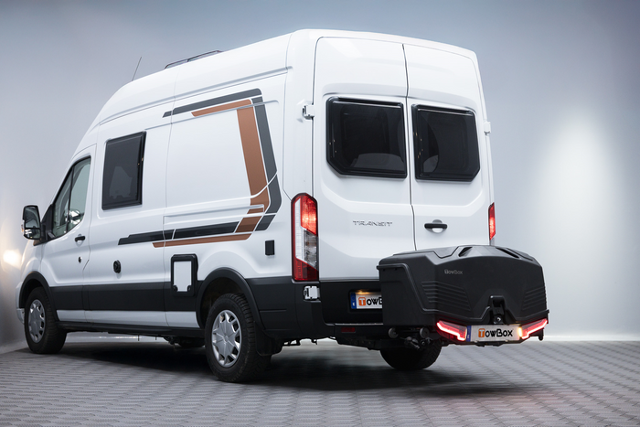 Tažné zařízení Camper Alpha černé LED (dlouhé) - box na zavazadla montovaný na tažné zařízení