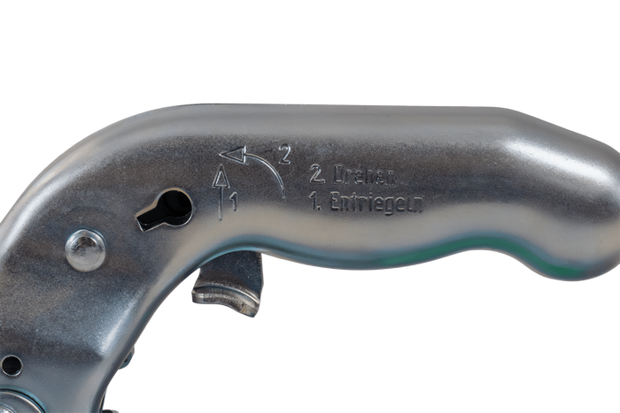 Kulové tažné zařízení KNOTT K7.5-M pro přívěs o hmotnosti 750 kg s čtvercovou ojí o průměru 70 mm