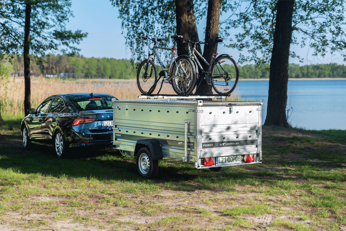 Jednonápravový přívěs 264x125 UNITRAILER FORCE 264 KIPP s bočnicemi BIS a hliníkovou plachtou