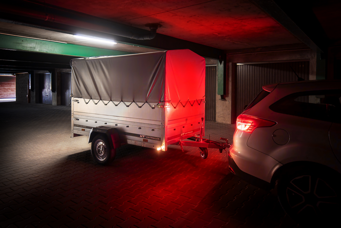 Přívěs za auto 230x125 UNITRAILER GARDEN 230 KIPP s bočnicemi BIS, rámem H-800 a šedým krytem