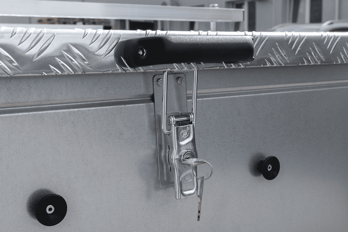 Lehký přívěs 200x125 UNITRAILER GARDEN 201 KIPP s bočnicemi BIS a hliníkovou plachtou