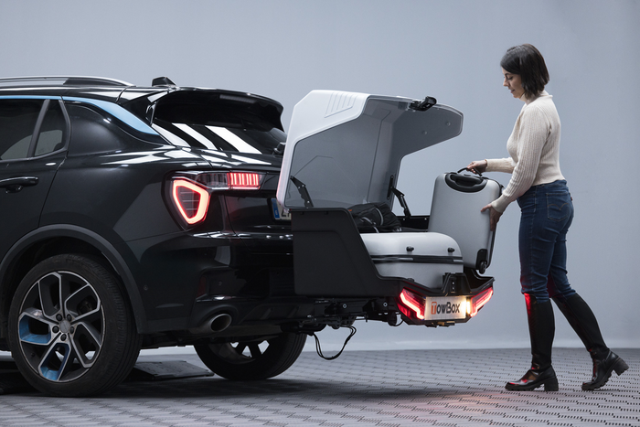 Tažné zařízení Alpha classic grey - box na zavazadla montovaný na tažné zařízení