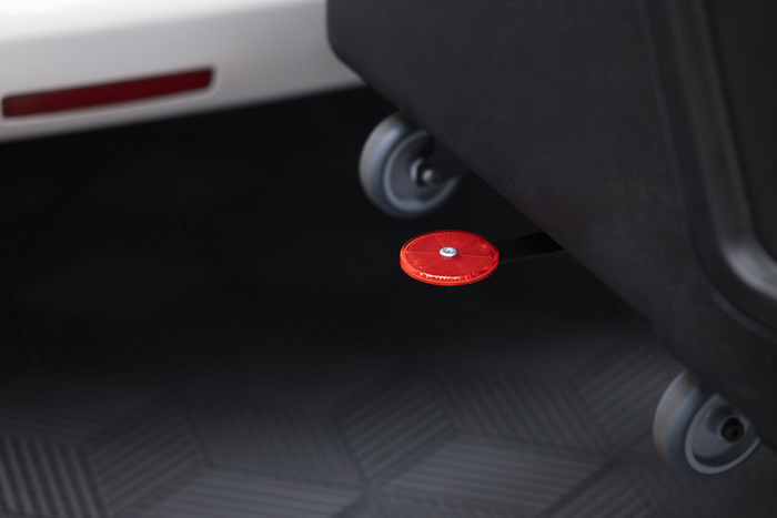 Tažné zařízení Camper Alpha černé LED (dlouhé) - box na zavazadla montovaný na tažné zařízení