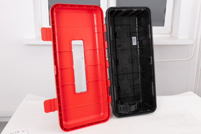 ZÁSUVKA Krabice na hasicí přístroj 6/9 kg DAKEN 82130 REGON 715x335x240mm červená