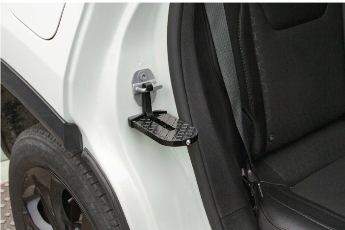 SVĚTLO NA DVEŘNÍM PRŮCHODU s bezpečnostním kladívkem