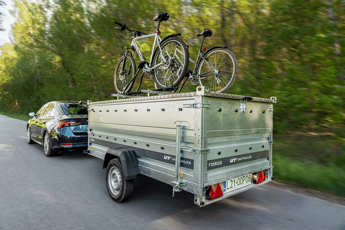 Jednonápravový přívěs 264x125 UNITRAILER FORCE 264 KIPP s bočnicemi BIS a hliníkovou plachtou