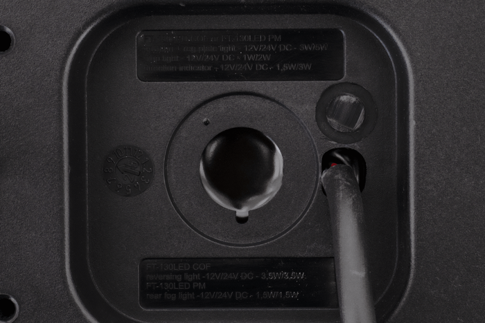 Zadní LED svítilna FRISTOM FT-130 COF, 6 funkcí, univerzální